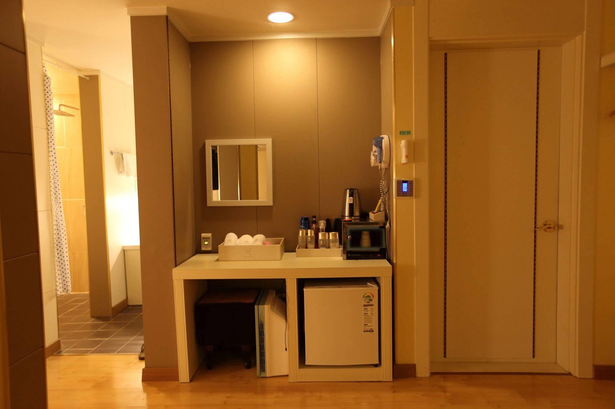 River Hotel Namwon Екстер'єр фото