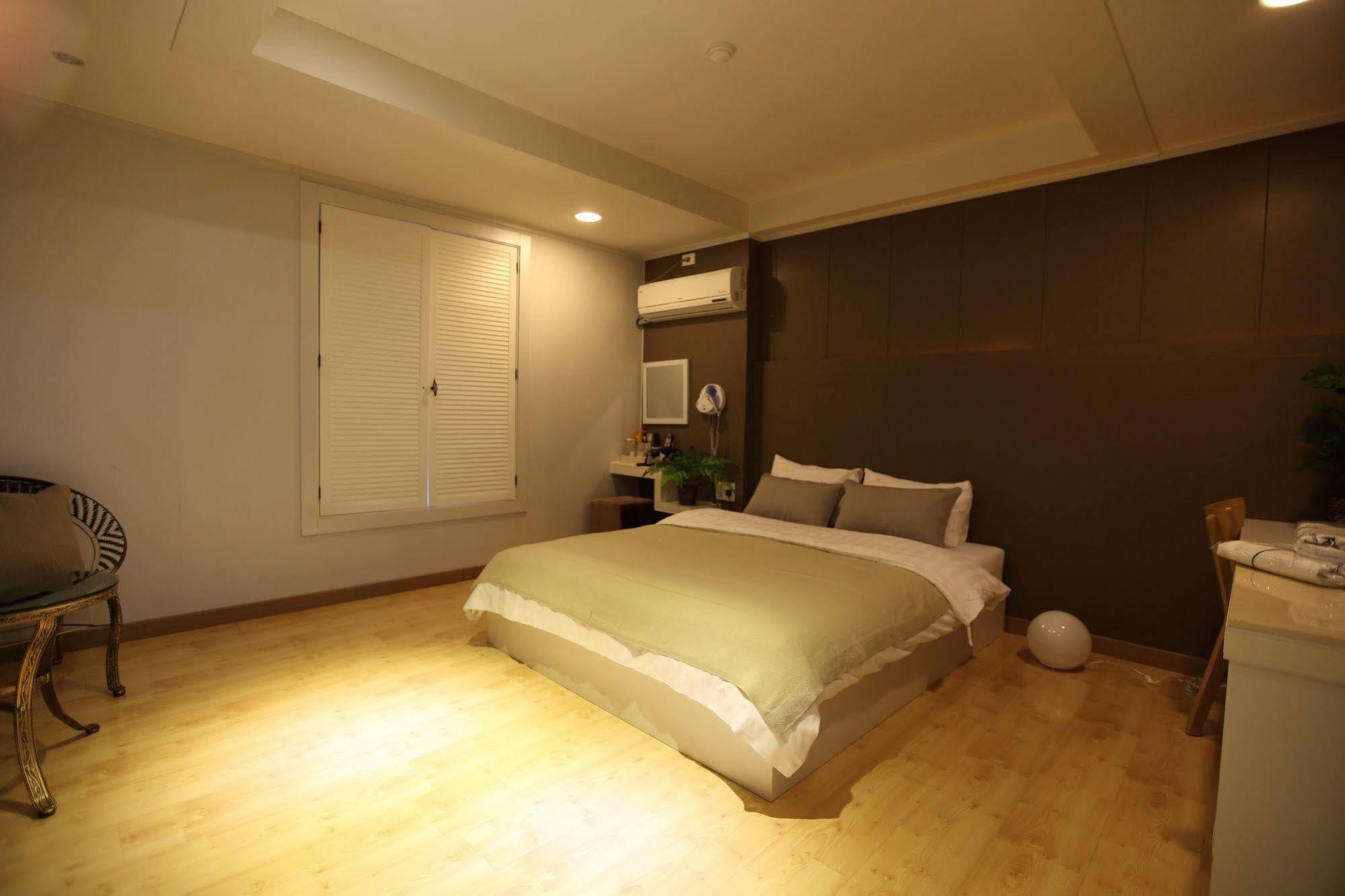 River Hotel Namwon Екстер'єр фото