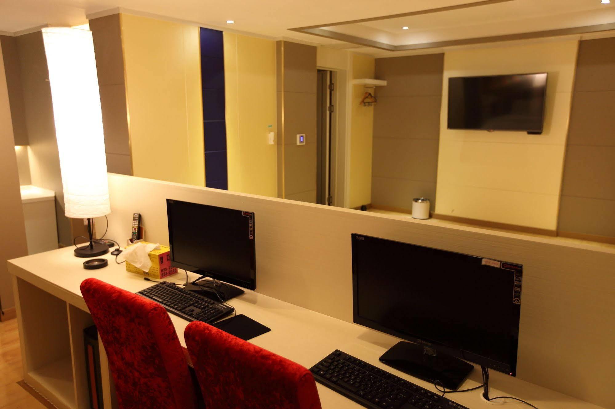 River Hotel Namwon Екстер'єр фото